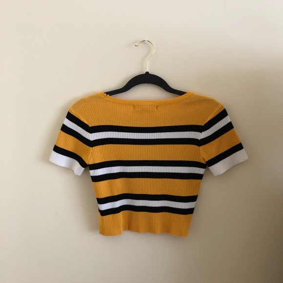 IRIS Yellow Striped Crop Top - Picture 2 of 3